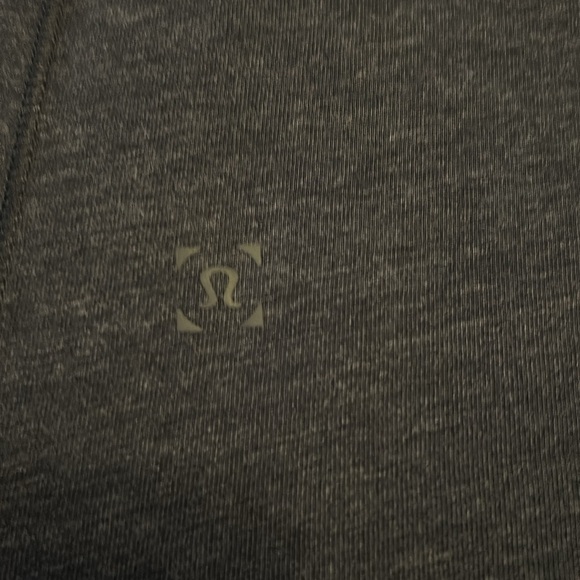 Men’s XL Lululemon long sleeve - Picture 3 of 3